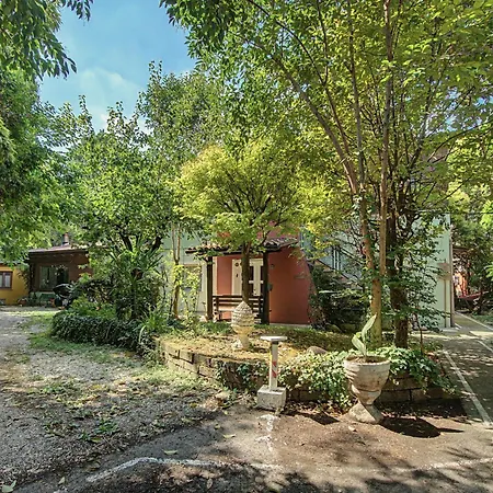 Konukevi Casa Kirti 3*