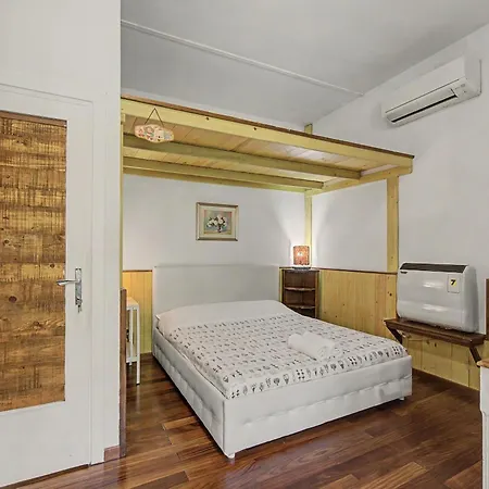 Casa Kirti 3*